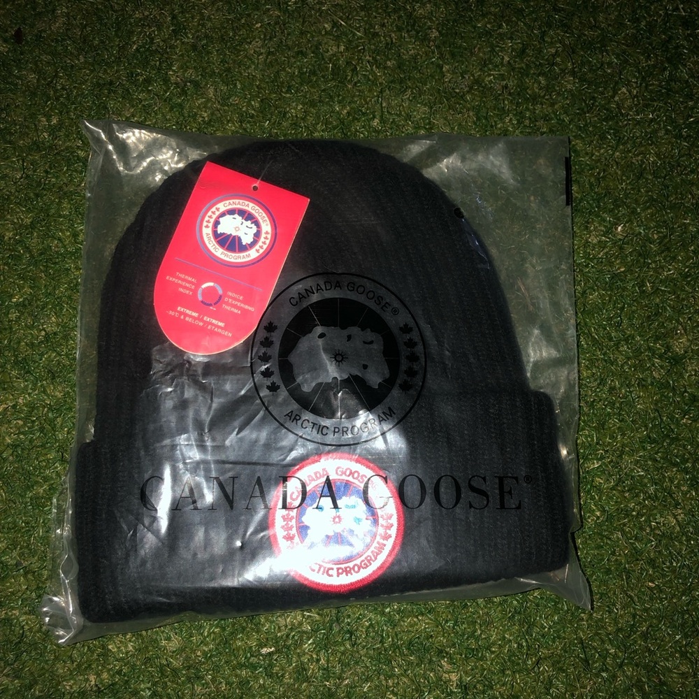 Canada goose KNIT hat